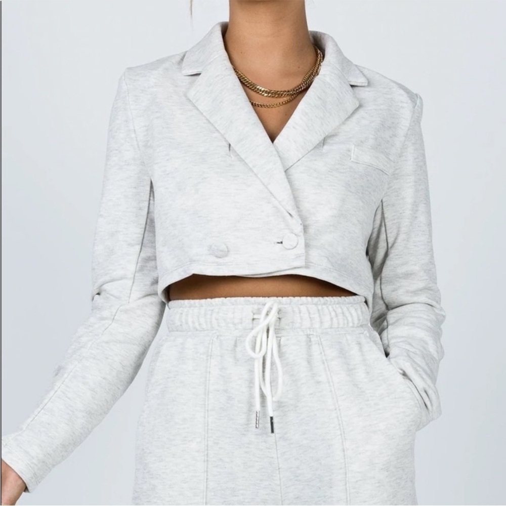 Princess Polly Krister Cream Cropped Sweater Blazer size 6 feminine 90s chic